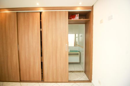 Apartamento para alugar com 69m², 2 quartos e 1 vagaSuíte