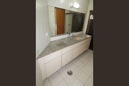 Apartamento para alugar com 178m², 4 quartos e 3 vagasBanheiro da Suíte