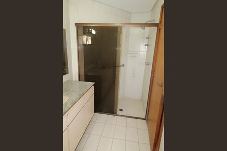 Apartamento para alugar com 178m², 4 quartos e 3 vagasBanheiro da Suíte