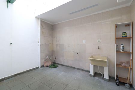Casa à venda com 250m², 3 quartos e 4 vagasÁrea de Serviço