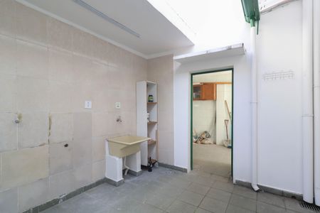 Casa à venda com 250m², 3 quartos e 4 vagasÁrea de Serviço