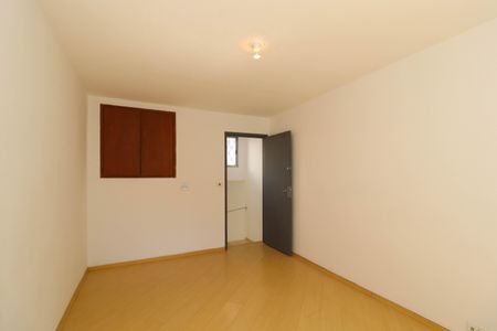 Casa à venda com 250m², 3 quartos e 4 vagasQuarto da casa 2
