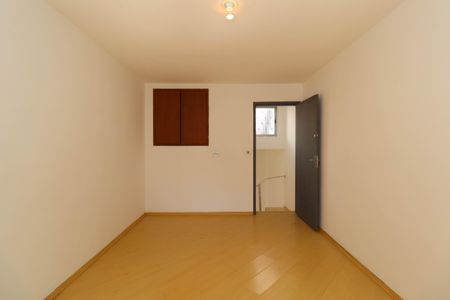 Casa à venda com 250m², 3 quartos e 4 vagasQuarto da casa 2