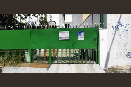 Casa à venda com 250m², 3 quartos e 4 vagasFachada - Plaquinha