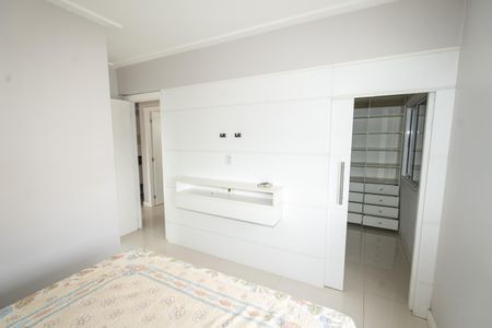 Suíte de apartamento à venda com 3 quartos, 69m² em Vila Ipiranga, Porto Alegre
