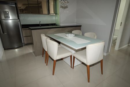 Sala de apartamento à venda com 3 quartos, 69m² em Vila Ipiranga, Porto Alegre