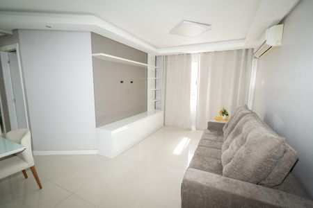 Sala de apartamento à venda com 3 quartos, 69m² em Vila Ipiranga, Porto Alegre