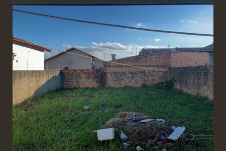 Casa para alugar com 70m², 2 quartos e 1 vagaQuintal