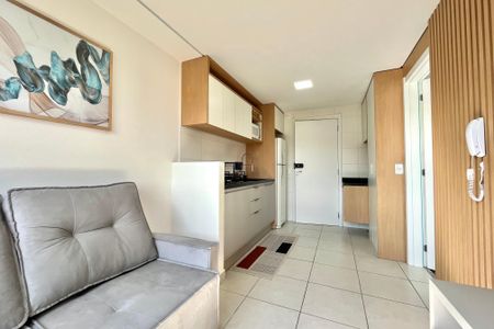 Sala de apartamento para alugar com 1 quarto, 27m² em Jardim Itacolomi, São Paulo