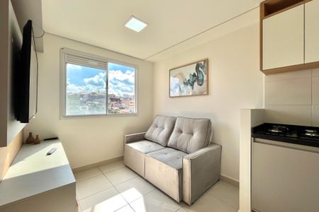 Sala de apartamento para alugar com 1 quarto, 27m² em Jardim Itacolomi, São Paulo