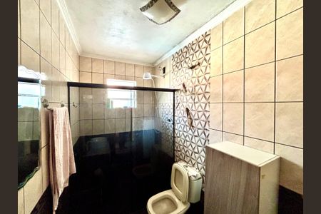 Casa à venda com 380m², 4 quartos e 4 vagasBanheiro 1
