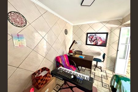 Casa à venda com 380m², 4 quartos e 4 vagasEscritório