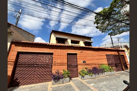 Casa à venda com 380m², 4 quartos e 4 vagasFachada