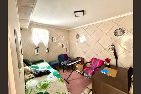 Casa à venda com 380m², 4 quartos e 4 vagasEscritório