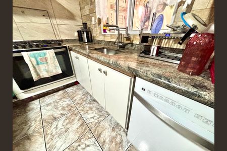 Casa à venda com 380m², 4 quartos e 4 vagasCozinha