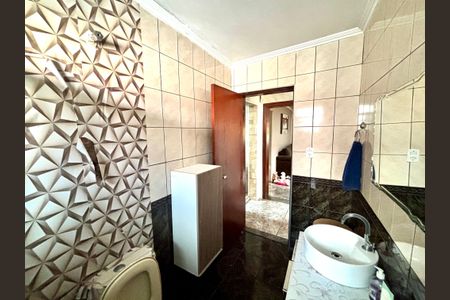 Casa à venda com 380m², 4 quartos e 4 vagasBanheiro 1