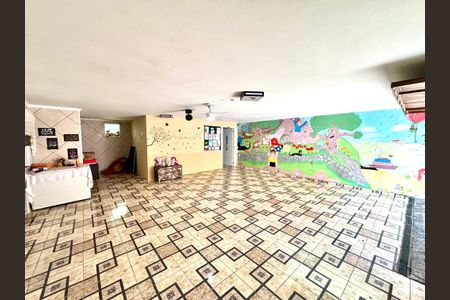 Casa à venda com 380m², 4 quartos e 4 vagasSalão de Festas