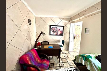 Casa à venda com 380m², 4 quartos e 4 vagasEscritório