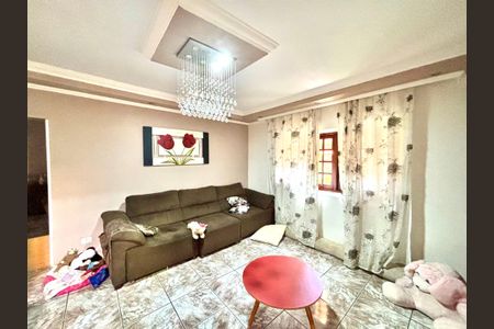 Casa à venda com 380m², 4 quartos e 4 vagasSala