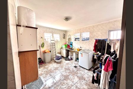Casa à venda com 380m², 4 quartos e 4 vagasÁrea de Serviço