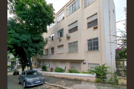 Apartamento para alugar com 65m², 2 quartos e sem vagaFachada e portaria