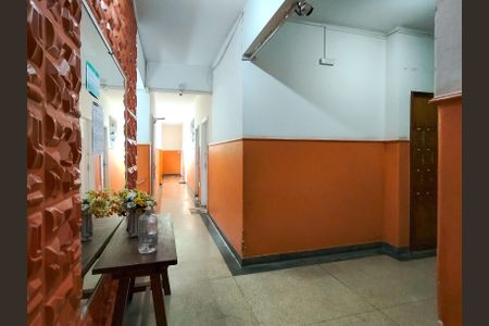 Apartamento para alugar com 65m², 2 quartos e sem vagaFachada e portaria
