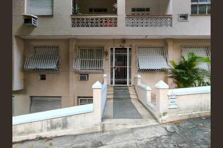 Apartamento para alugar com 65m², 2 quartos e sem vagaFachada e portaria