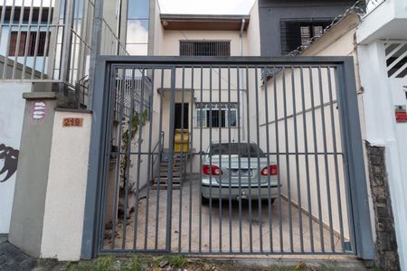 Casa à venda com 295m², 2 quartos e 1 vagaFachada