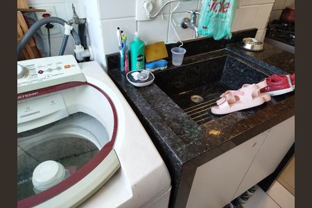 Apartamento à venda com 75m², 2 quartos e 2 vagasÁrea de serviço