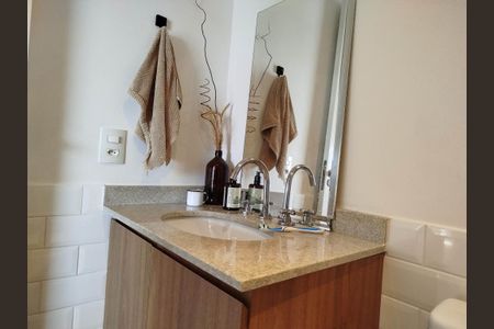 Apartamento à venda com 75m², 2 quartos e 2 vagasBanheiro 2