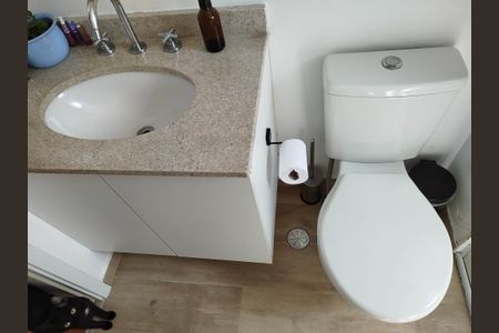 Apartamento à venda com 75m², 2 quartos e 2 vagasBanheiro 1 - suíte