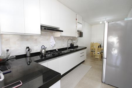 Casa à venda com 360m², 5 quartos e 3 vagasCozinha CASA 2