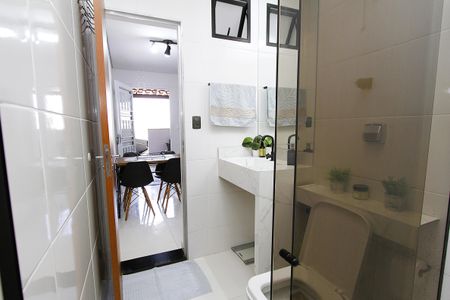 Casa à venda com 360m², 5 quartos e 3 vagasBanheiro casa 1