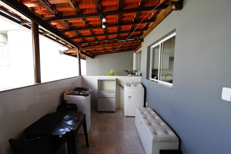 Casa à venda com 360m², 5 quartos e 3 vagasÁrea de Serviço casa 1