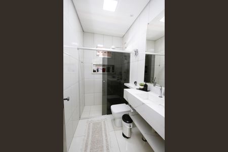 Casa à venda com 360m², 5 quartos e 3 vagasBanheiro  casa 2