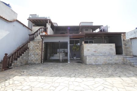 Casa à venda com 360m², 5 quartos e 3 vagasEntrada