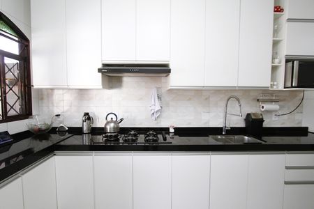 Casa à venda com 360m², 5 quartos e 3 vagasCozinha CASA 2