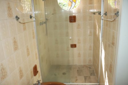 Casa de condomínio para alugar com 591m², 7 quartos e 4 vagasBanheiro da Suíte 2