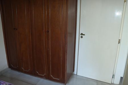 Casa de condomínio para alugar com 591m², 7 quartos e 4 vagasQuarto de serviço