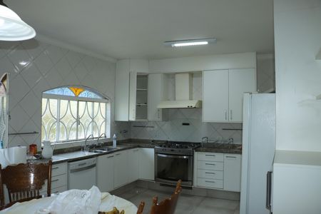 Casa de condomínio para alugar com 591m², 7 quartos e 4 vagasCozinha