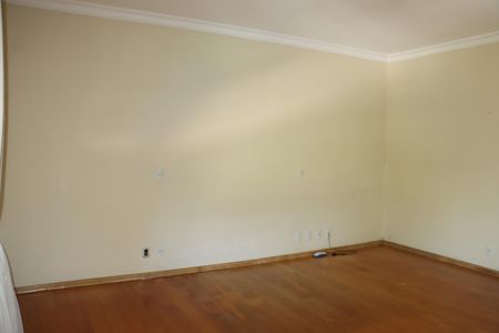 Casa de condomínio para alugar com 591m², 7 quartos e 4 vagasSuíte
