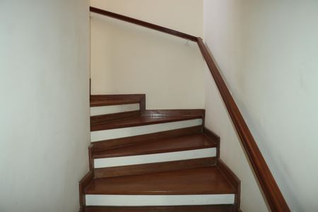Casa de condomínio para alugar com 591m², 7 quartos e 4 vagasCorredor