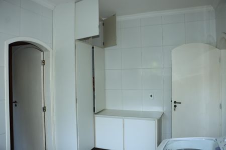 Casa de condomínio para alugar com 591m², 7 quartos e 4 vagasÁrea de serviço