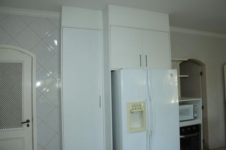 Casa de condomínio para alugar com 591m², 7 quartos e 4 vagasCozinha