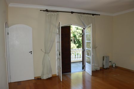 Casa de condomínio para alugar com 591m², 7 quartos e 4 vagasSuíte