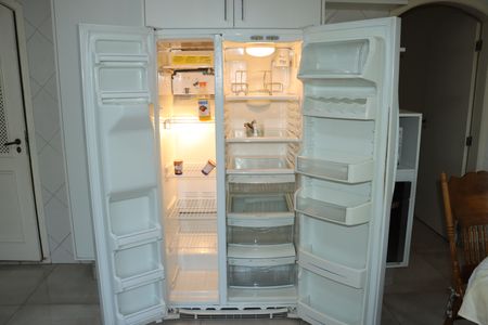 Casa de condomínio para alugar com 591m², 7 quartos e 4 vagasCozinha