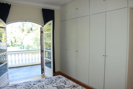 Casa de condomínio para alugar com 591m², 7 quartos e 4 vagasSuíte 4