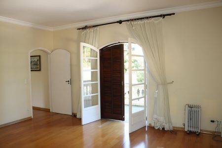 Casa de condomínio para alugar com 591m², 7 quartos e 4 vagasSuíte