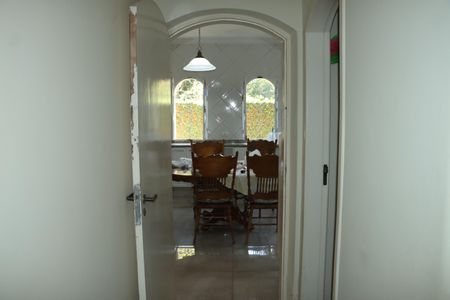 Casa de condomínio para alugar com 591m², 7 quartos e 4 vagasCorredor
