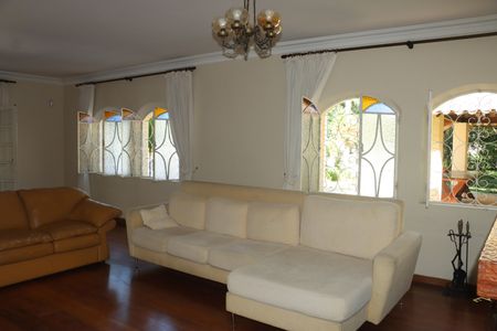 Casa de condomínio para alugar com 591m², 7 quartos e 4 vagasSala 2